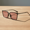 Gafas FL41 con montura cuadrada negra brillante de TR90 y cristales rosados - vista 2